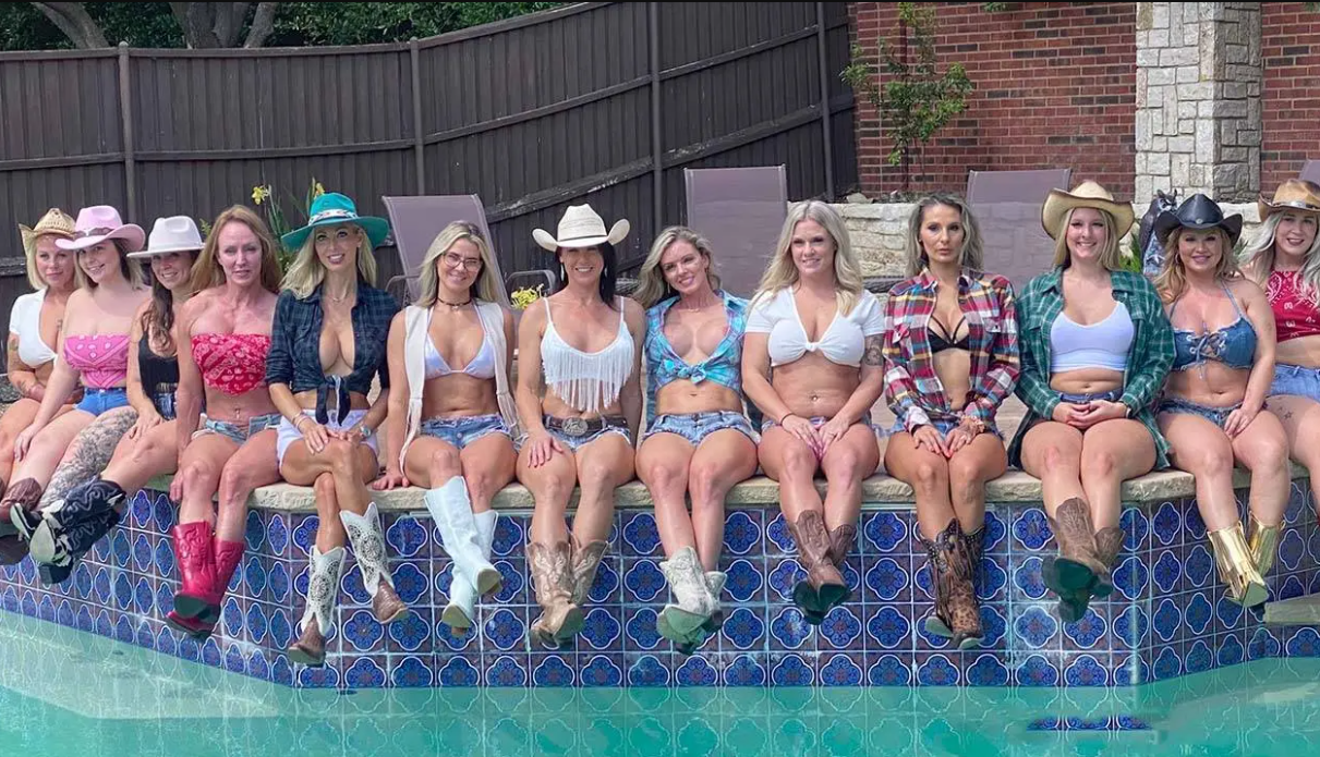 OnlyFans FitWifeJewels OF HotWifeTour Cowgirl Orgy Uncut