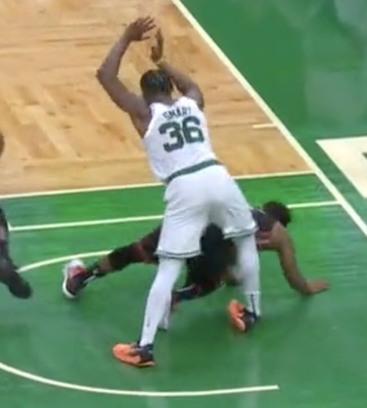 51A51125-7EAA-4764-BD73-A15FE66B6952