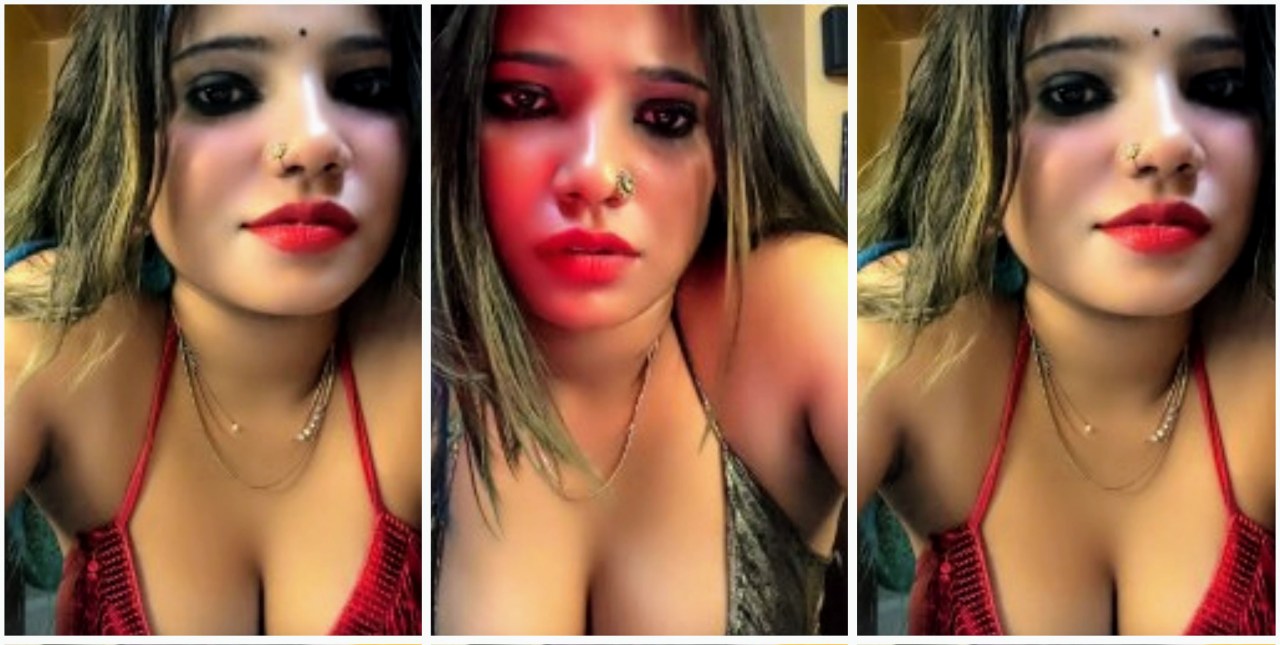 Hot desi girl showing her huge boobs