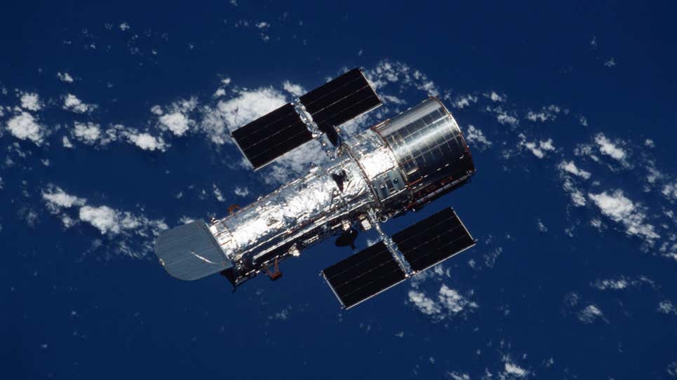 NASA trabaja en problema que atascó al Hubble, su histórico telescopio espacial