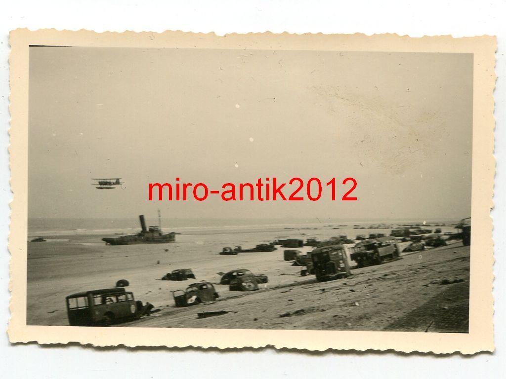 Wehrmacht, Blick auf zerstörte englische PKW, LK