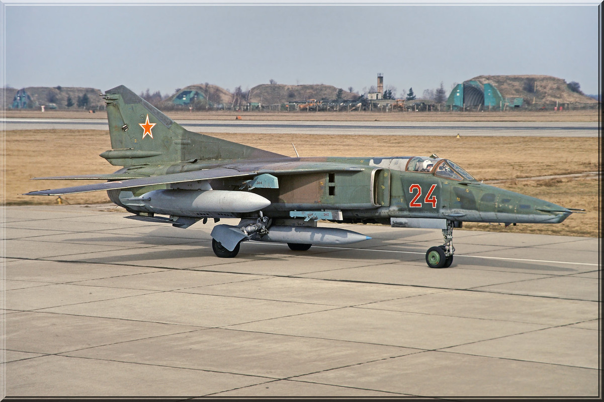296 APIB MiG-27D 24 Red_61912553155, Verlegung