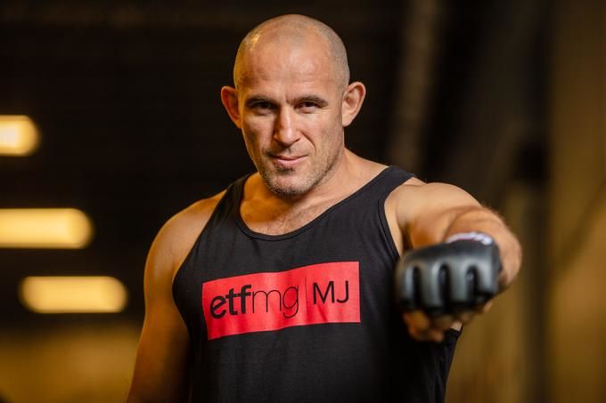 Алексей Олейник вече не е боец на UFC