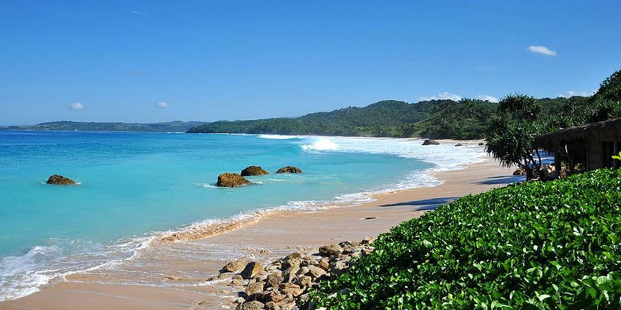 Menikmati Keindahan Pantai Nihiwatu yang Sangat Menawan