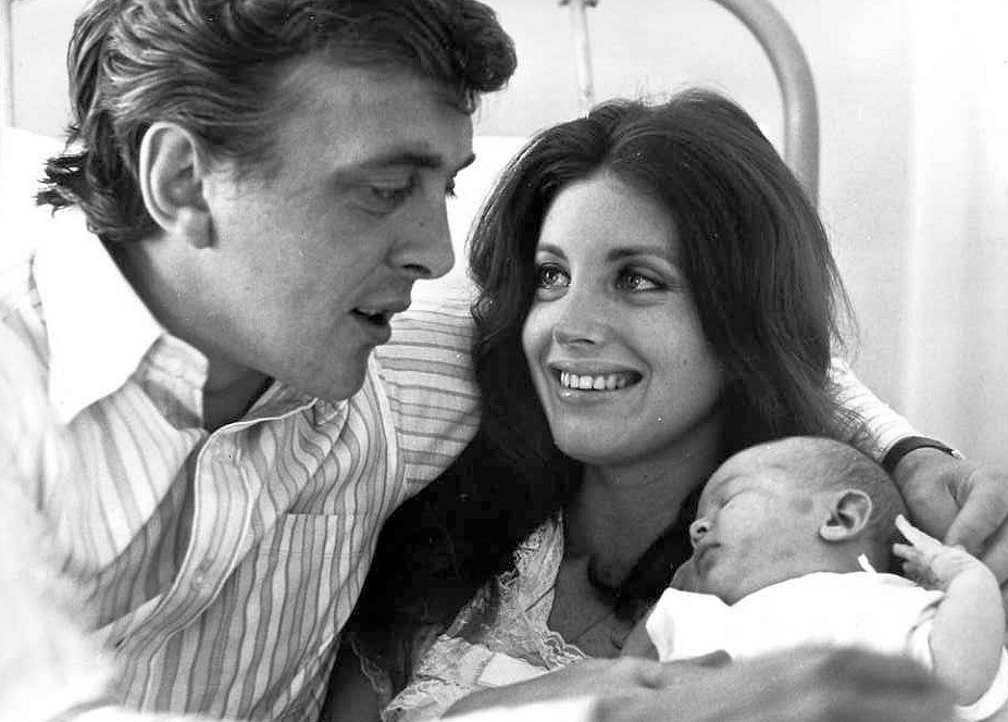 gayle_hunnicutt_a32
