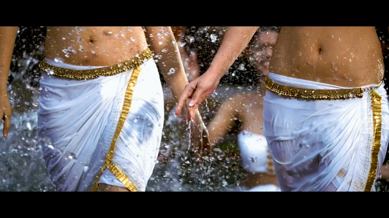 Ponnar Shankar 2011 Hot Song 4k.mp4_snapshot_01.04_[2020.12.12_00.08.43]
