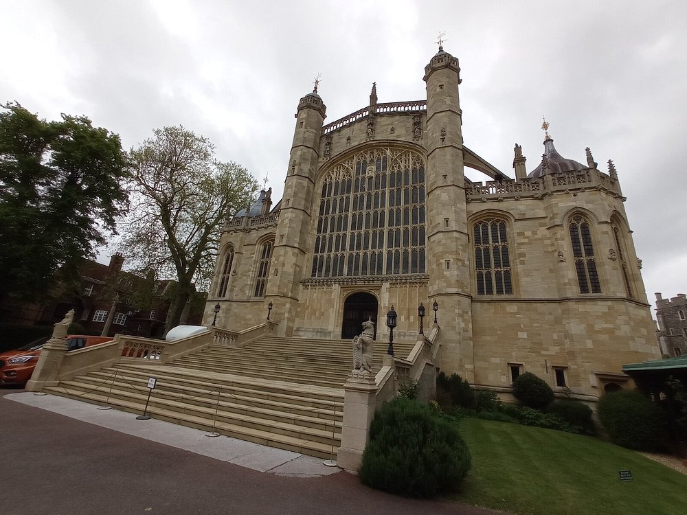 caption-5 Часовня Святого Георгия в Виндзорском замке: духовное сердце британской монархии