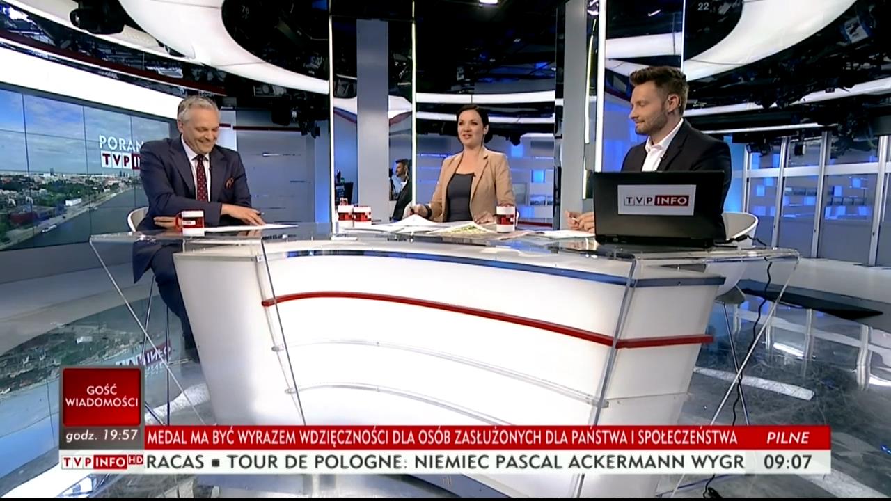 V0323_20180807_120543.mp4_snapshot_00.09_[2018.08.07_12.59.56]