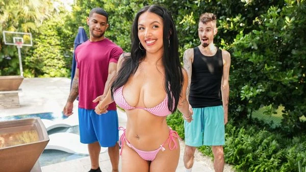 BigTitsRoundAsses - Ravyn Moore - We Gonna Fuck in a Threesome D’oh!