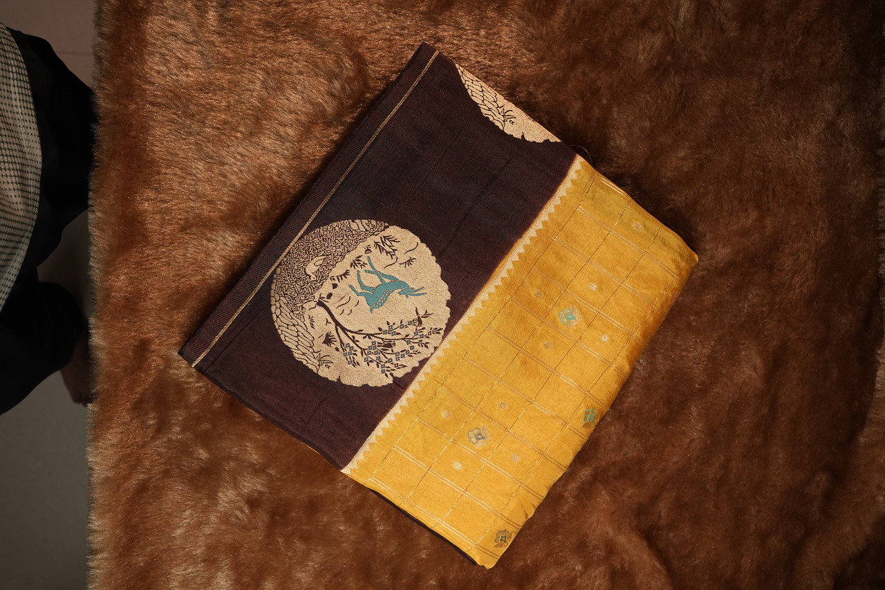 Rokea by RK Premium Handloom
