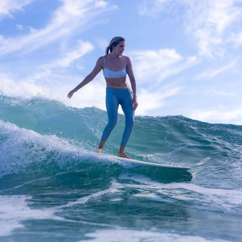 leginassrt-69_surfing-in-legins-wet,lycra