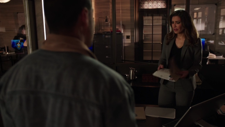 Arrow.S07E01.Detenuto.4587.BDRip.ITA.ENG.AAC.x264-BlackBit[screenshot 7]