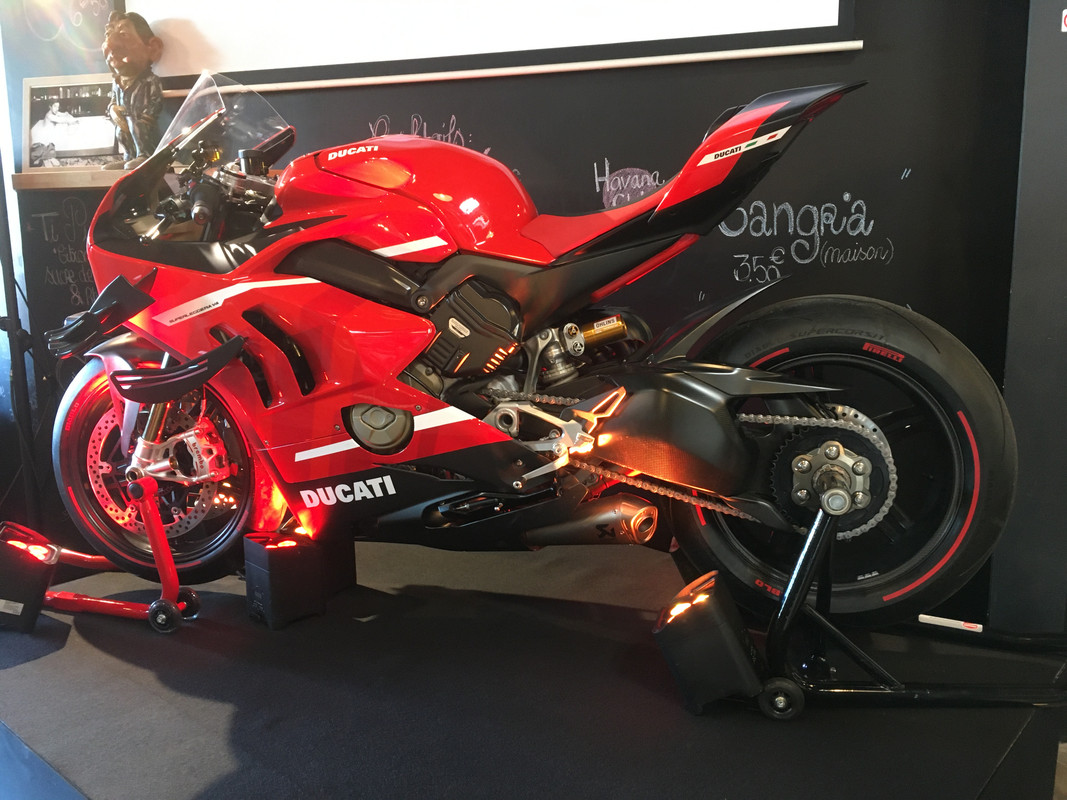 65C1AEE5-A095-4503-99A6-EAF20331F9B3