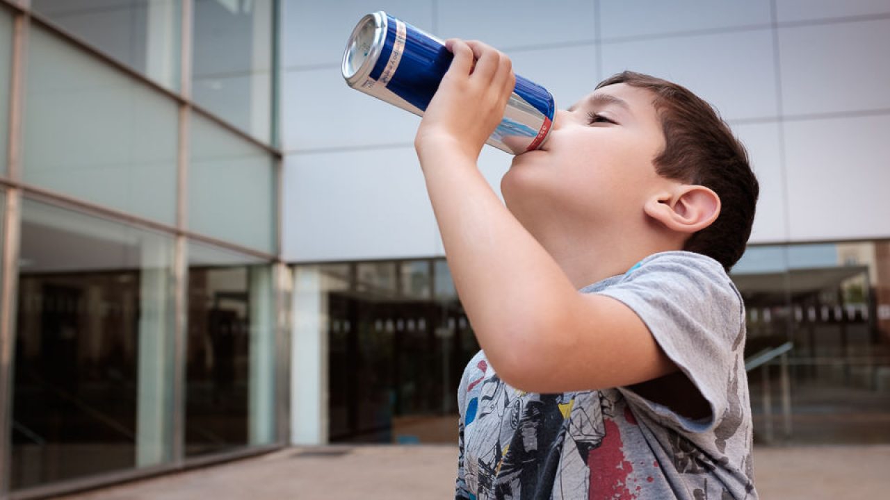 ¿Por qué los niños no deben tomar bebidas energéticas?