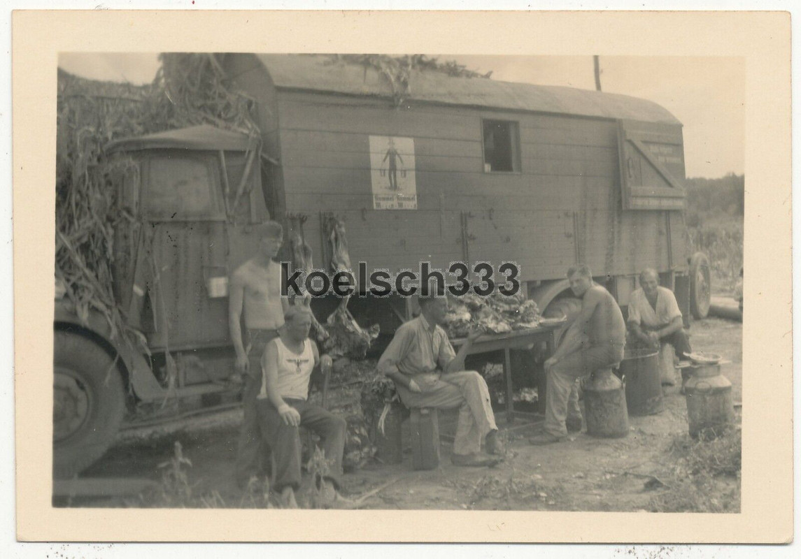 Foto LKW der Wehrmacht mit Kennung Wasserträger Hummel Hummel Mors Mors ... !