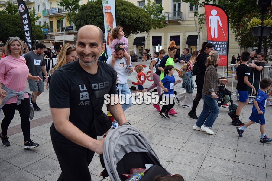 , 23&omicron;&sigmaf; &Alpha;&gamma;ώ&nu;&alpha;&sigmaf; &Delta;&rho;ό&mu;&omicron;&upsilon; &Kappa;&alpha;&lambda;&alpha;&mu;ά&tau;&alpha;&sigmaf;: &Mu;&iota;&alpha; &pi;&omicron;&lambda;ύ&chi;&rho;&omega;&mu;&eta; &gamma;&iota;&omicron;&rho;&tau;ή &alpha;&theta;&lambda;&eta;&tau;&iota;&sigma;&mu;&omicron;ύ &mu;&epsilon; &pi;&rho;&omega;&tau;&iota;έ&sigmaf; &Mu;&pi;&omicron;&upsilon;&rho;ί&kappa;&alpha; &kappa;&alpha;&iota; &Zeta;&omicron;&sigma;&kappa;ί&nu; (&phi;&omega;&tau;&omicron;&gamma;&rho;&alpha;&phi;ί&epsilon;&sigmaf; &kappa;&alpha;&iota; &beta;ί&nu;&tau;&epsilon;&omicron;)