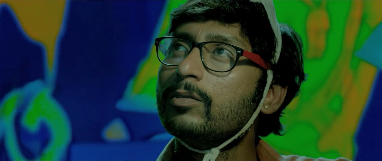 Naanum Rowdydhaan 2015 WebRip [Tamil] 480p, 720p ESub Screenshot