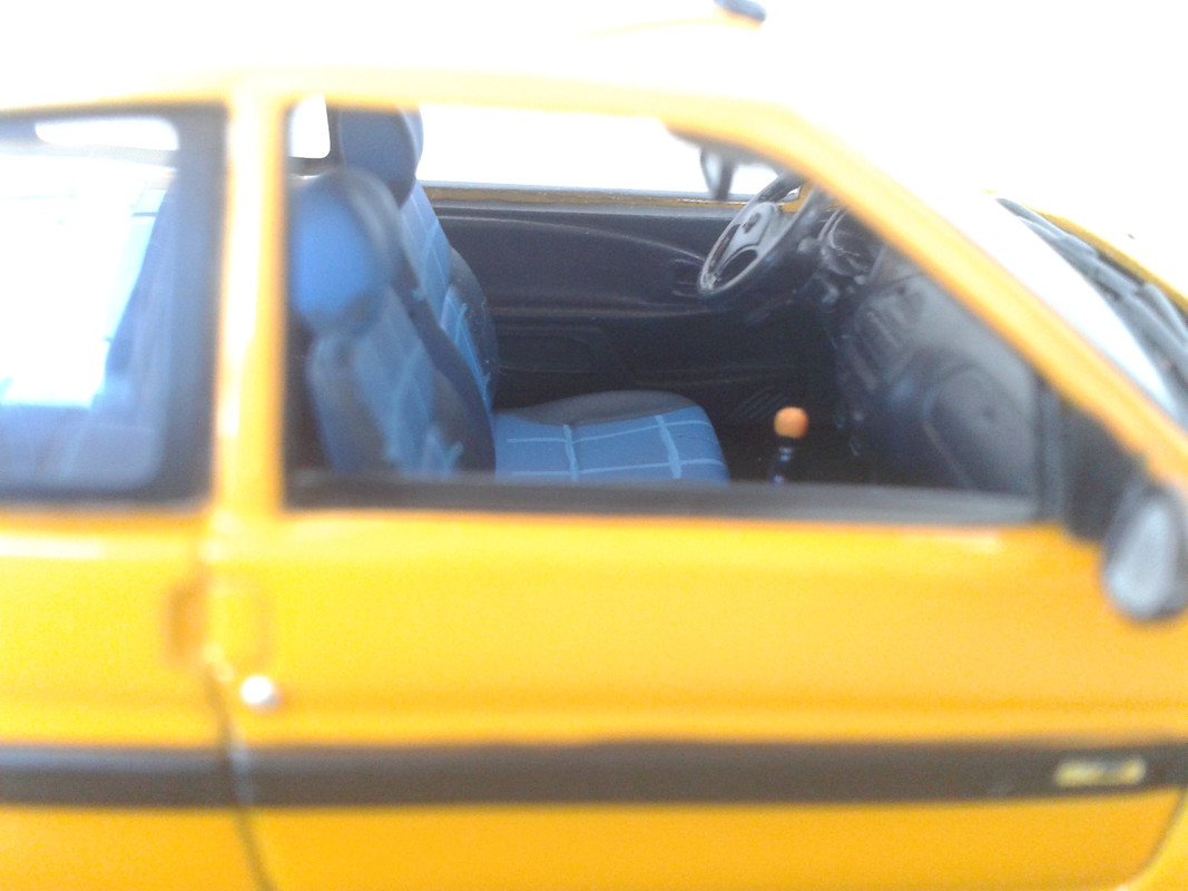 2000 Citroën Saxo Mk II Bic (Universal Hobbies – nº 80 Passion Citroën) (7)