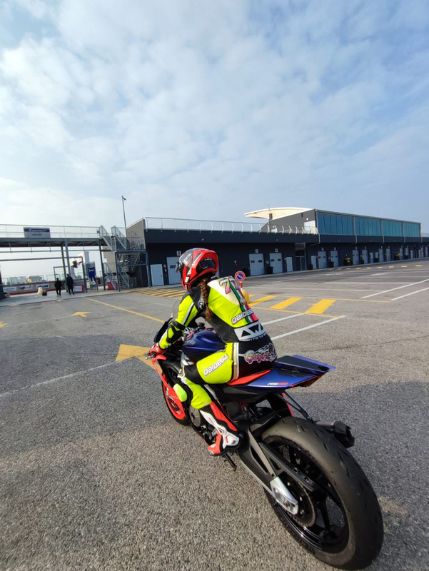 2FDA2D52-8AB0-48CB-8CD7-29BF8557F908