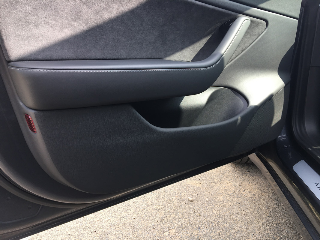 Accessoire Tesla Model 3 - Protection porte pied plastique-5