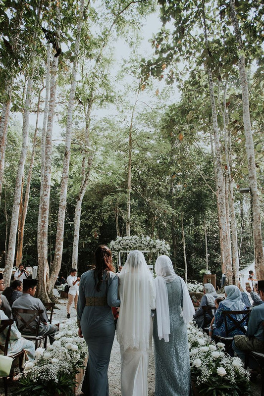 A White and Green Rustic Forest Wedding At Tanah Larwina Selangor