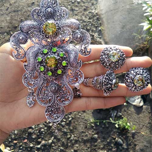 Penjual Bros Alpaka Di Bali