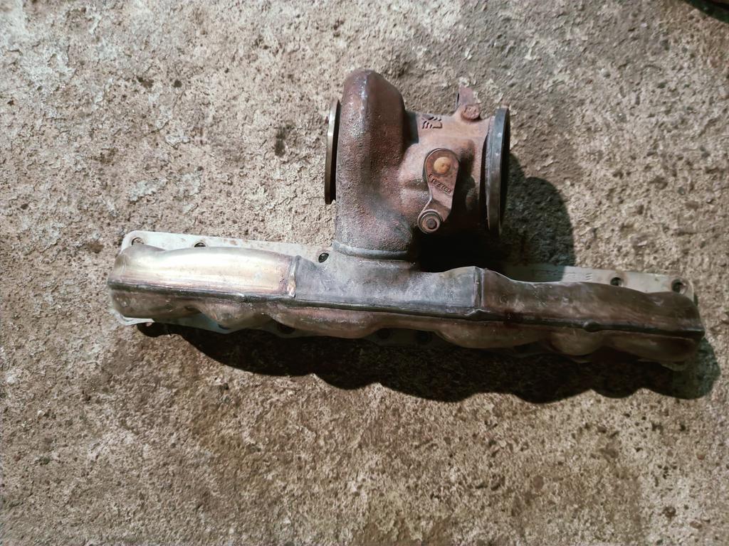 Выпускной коллектор с турбиной