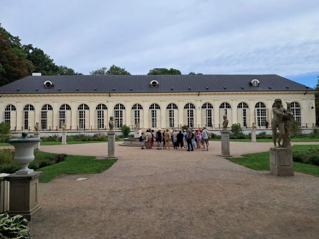 Varsovia 2024 la ciudad Fénix que resurgió de sus cenizas. - Blogs de Polonia - Dia 3-Parqie Lazienki, Palacio de la cultura, Praga, museo comunísimo. (10)