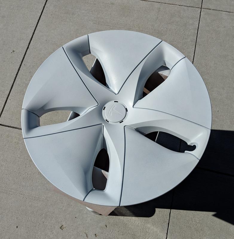 Anyone paint their Aero hubcaps? Page 2 Tesla Motors Club