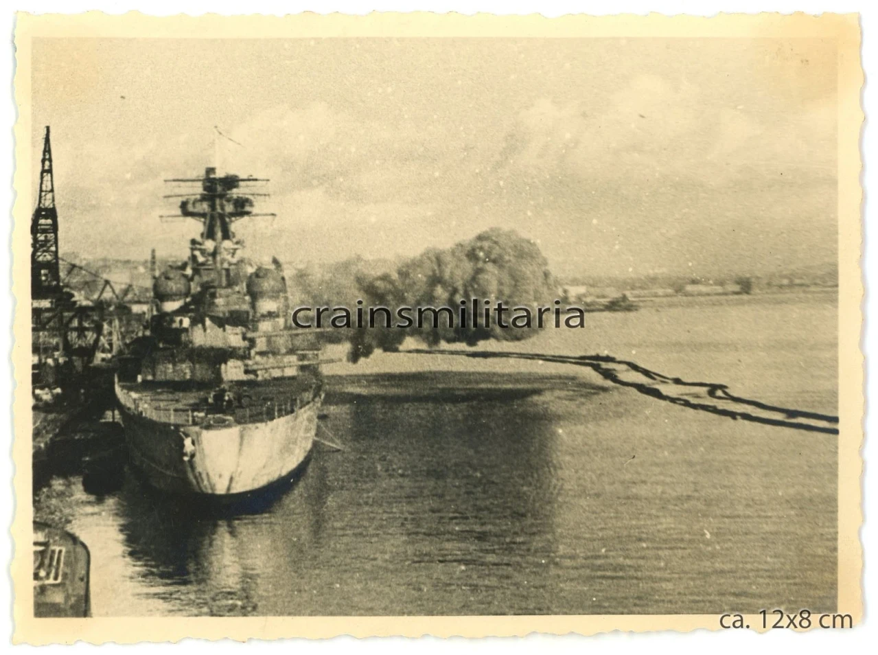 Orig Foto Kreuzer Prinz Eugen Schiff beim Feuern im Hafen BREST Frankreich 1941