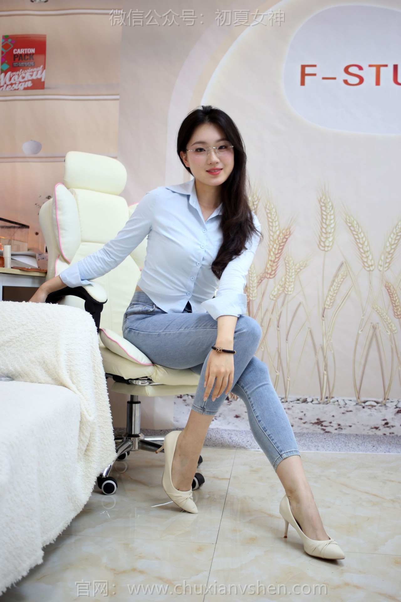 夏小小nude《初夏女神》写真，室内的，清新与优雅的双重享受插图8