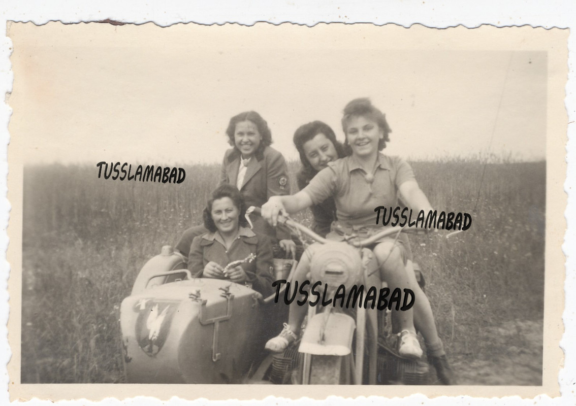 Hübsche Frauen Uniform Krad Motorrad Staffelwappen Wappen Staffel