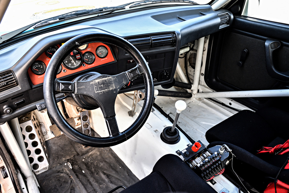 P90237174_highRes_the-bmw-m3-dtm-e30-0