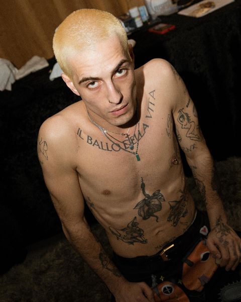 Damiano David, il nuovo look biondo come Eminem Damiano David, il nuovo look biondo come Eminem
