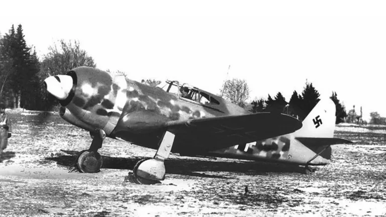 Avions francais captures par les allemands Bloch-mb155-4