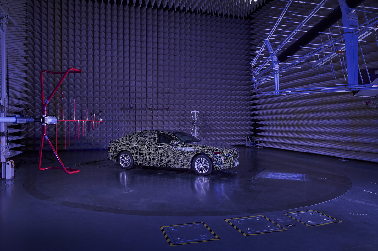 P90450166_highRes_the-first-ever-bmw-i