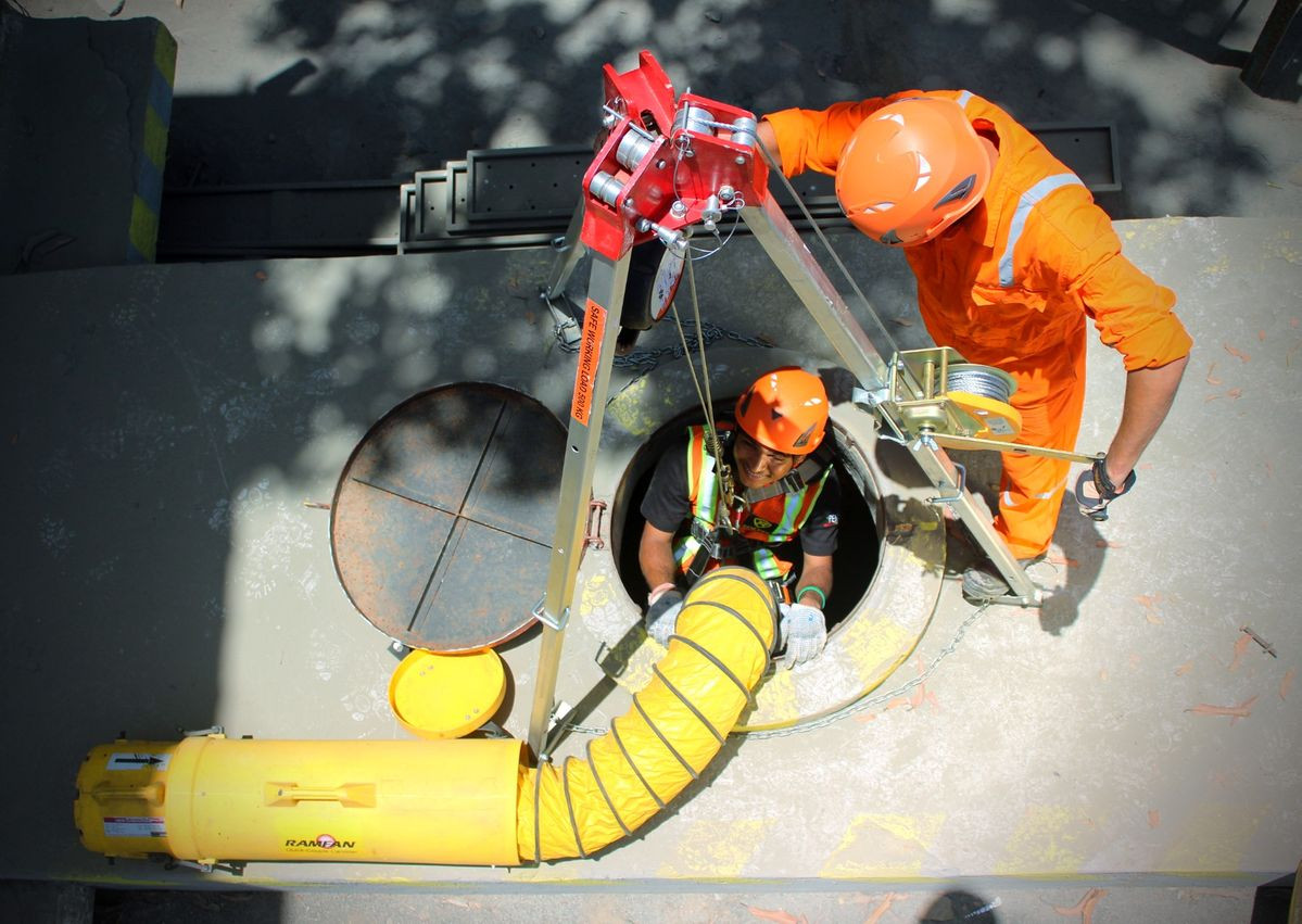 Trabajo técnico en planta de tratamiento de aguas y filtrado