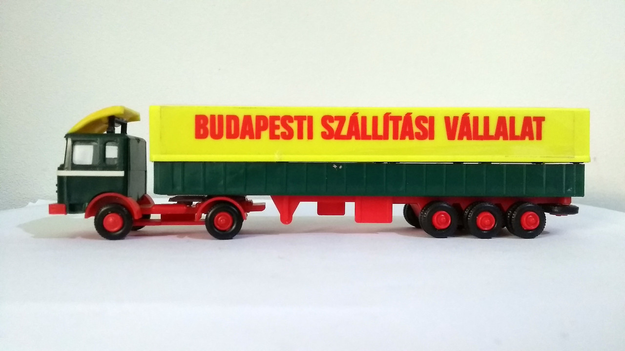 Mach (2296)