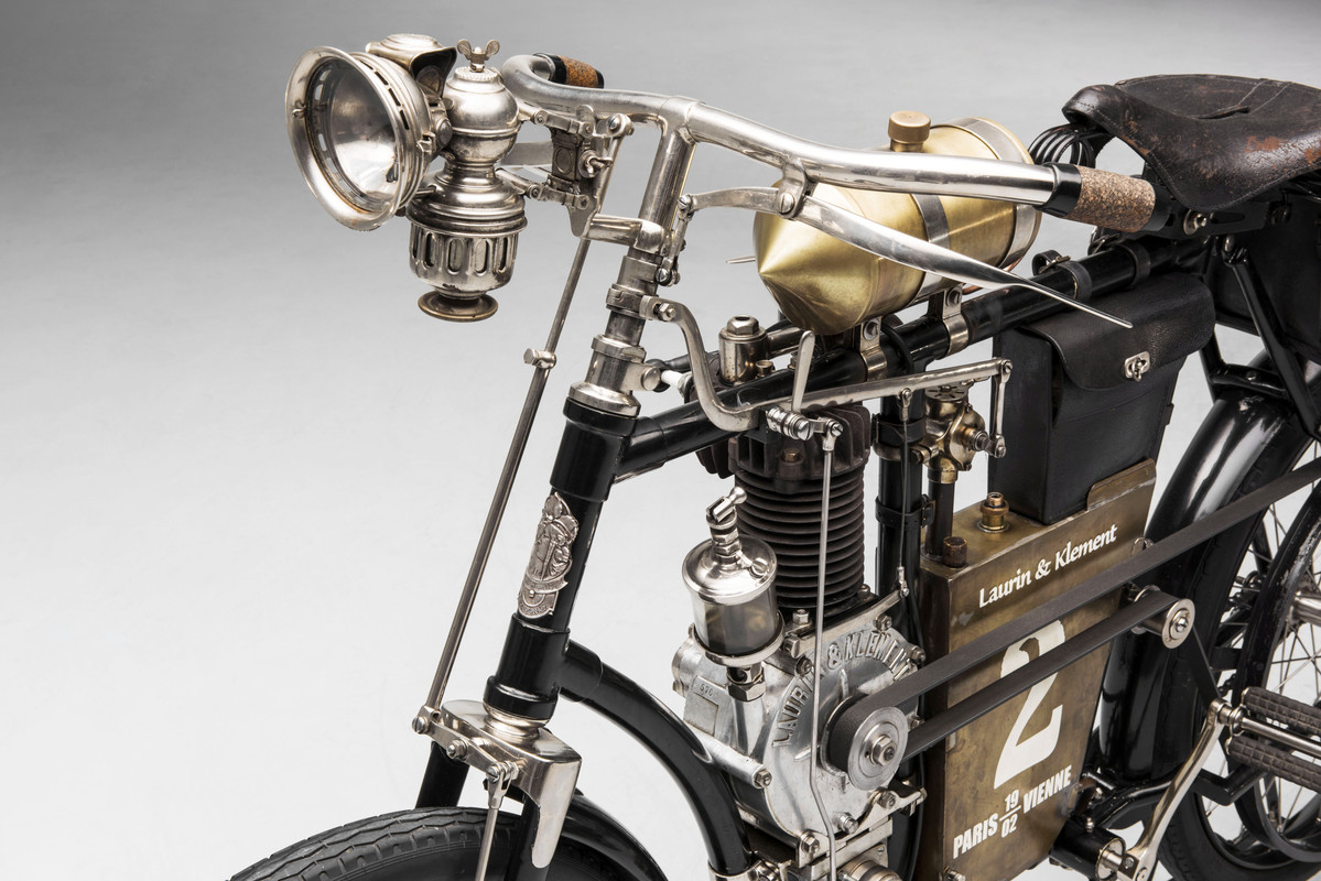 debut-en-la-carrera-paris-berlin-con-motocicletas-de-laurin-klement(1)