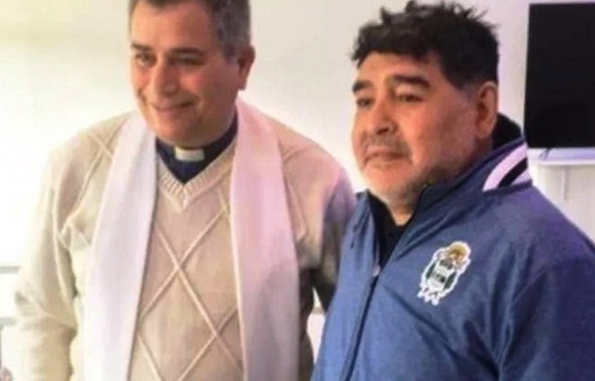 Il parroco di Maradona: quella sua richiesta mi aveva stupito dans Articoli di Giornali e News Maradona-e-il-suo-parroco