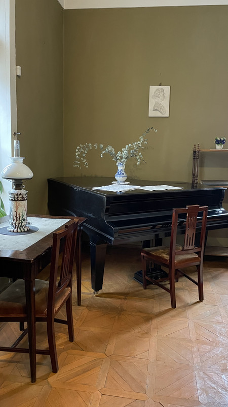 D8A5ED27-F106-4AC6-8272-B617E803103C