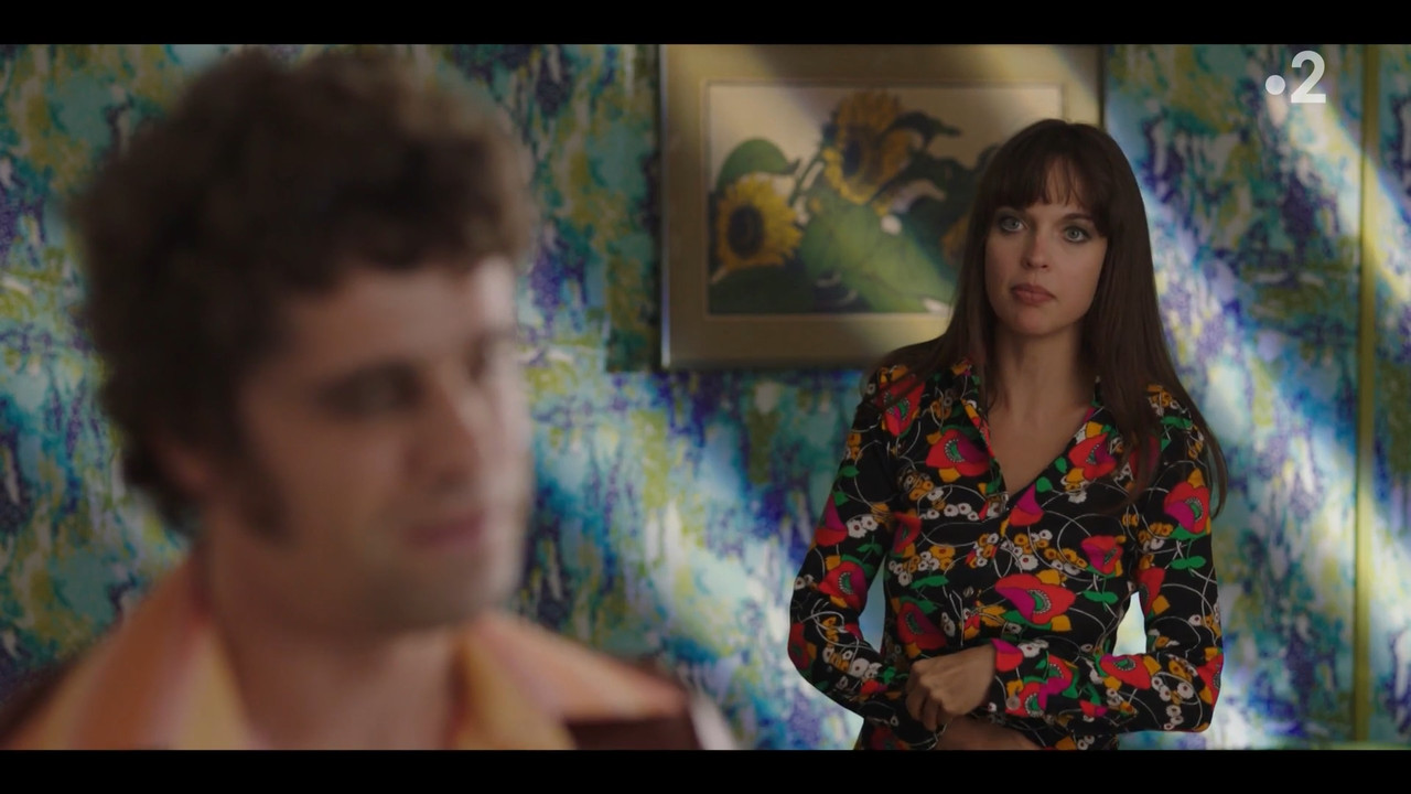 2022-05-13_21_10_Fr2_Les-petits-meurtres-d-Agatha-Christie-70-s_3x2_La-chambre-noire.mp4_snapshot_17
