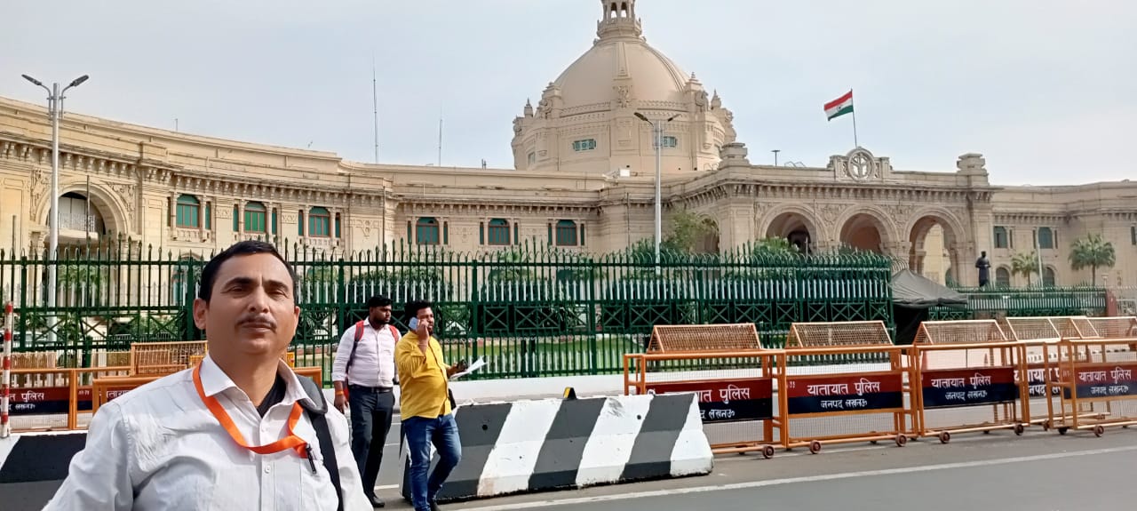 सहारा इंडिया पीड़ितों का हो भुगतान, लखनऊ लोकसभा सचिवालय में वार्ता