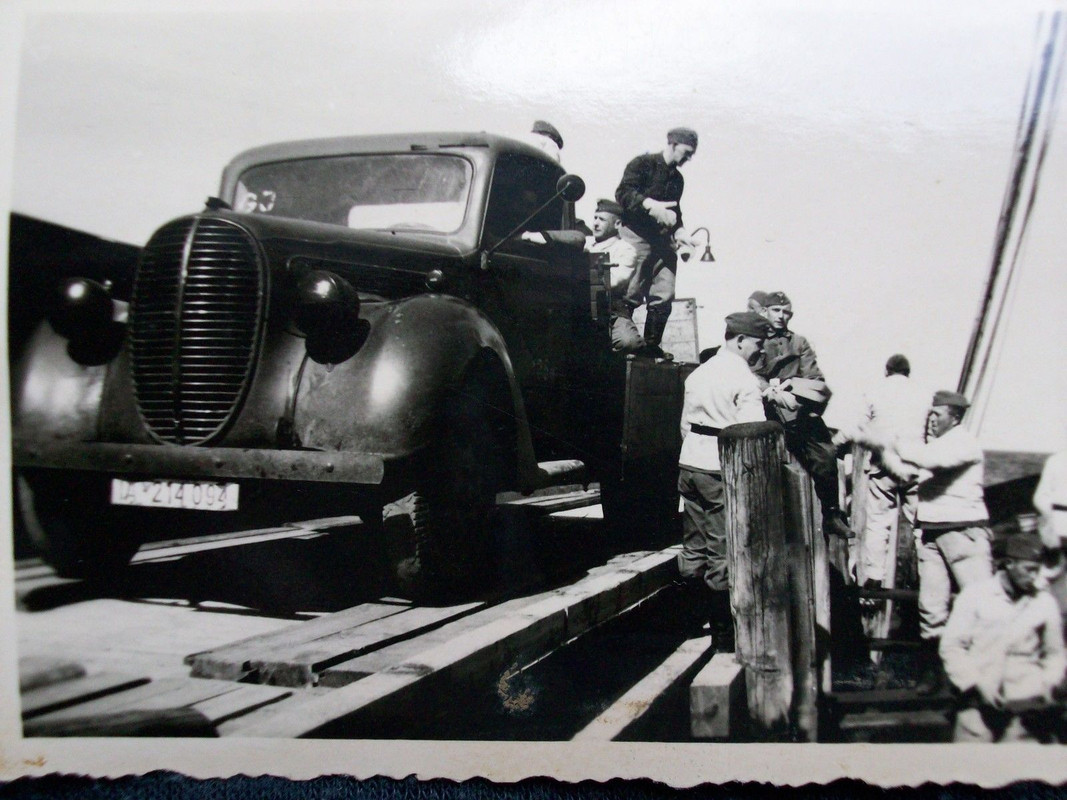 LKW Ford V8 G 917 T eines Brückenbaukommandos de