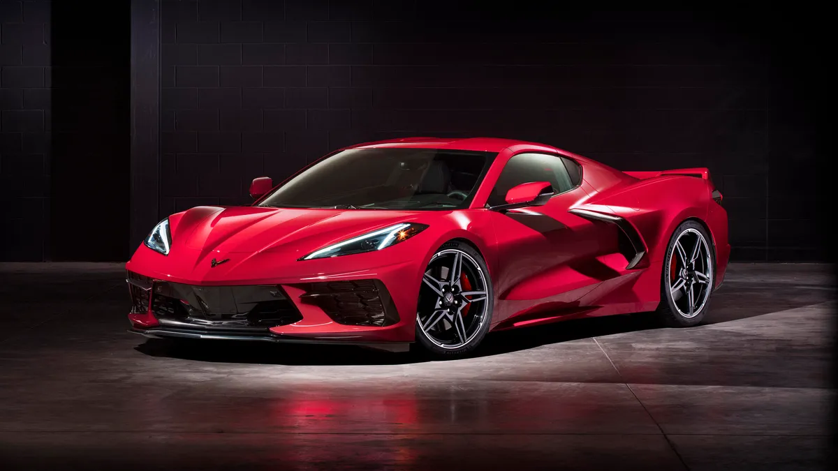 2020-chevrolet-c8-corvette-006.webp