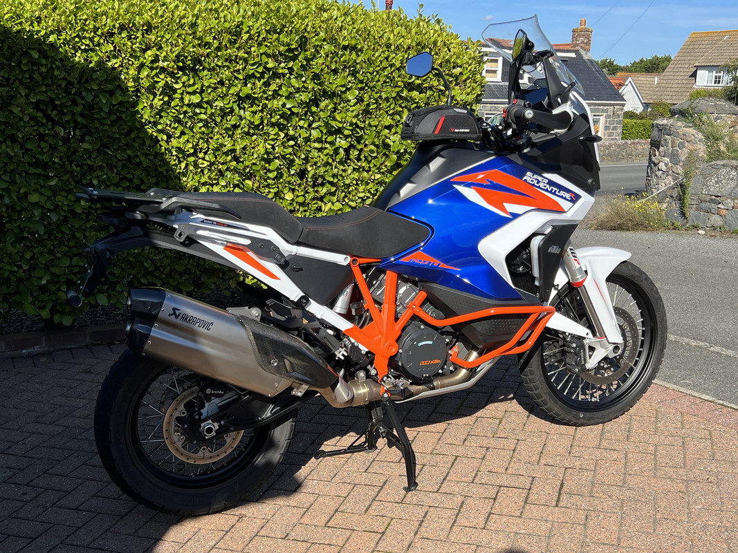 56AA7D9A-0ECF-4A3B-9644-E9BFBD5F3070