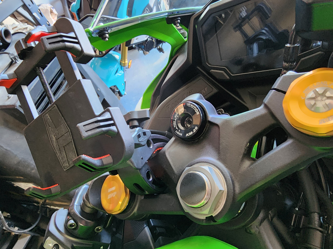 Phone mounting options? | Kawasaki ZX-4R Forum