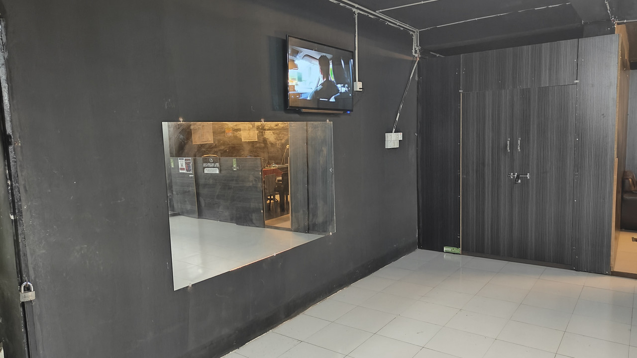 Fit & Fight Gym Cable Machine