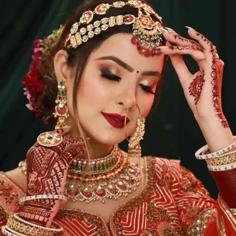 Classic Ruddy Lip Bridal Look