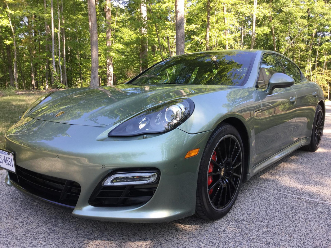 light-green-metlic-Panamera.jpg